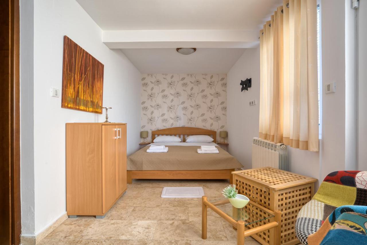 Apartman Marija Lux Sveti Stefan Eksteriør billede