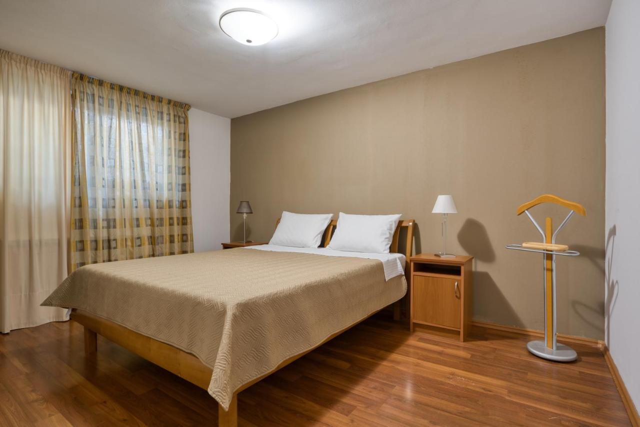 Apartman Marija Lux Sveti Stefan Eksteriør billede